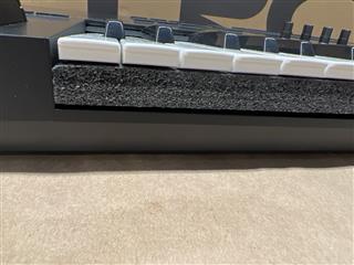 NATIVE INSTRUMENTS KOMPLETE KONTROL S49 account still on it